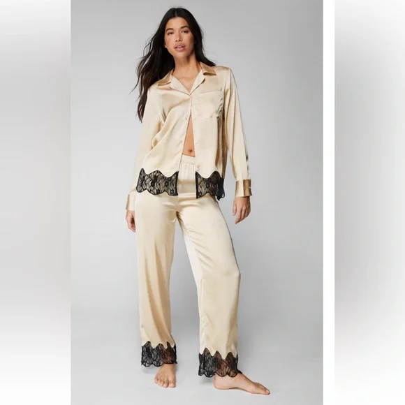 NWT NASTYGAL- Satin Contrast Lace Long Sleeve Pajama Pants Set size sm and med - Picture 1 of 4